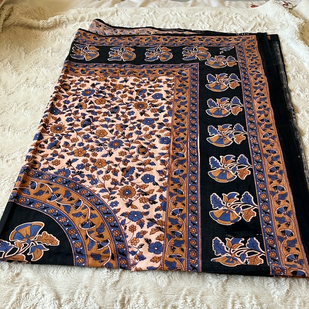 Never Used Rectangulaire 100% Cotton Flora Table  Cloth 55 X71 Inches